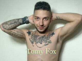 Tomy_Fox